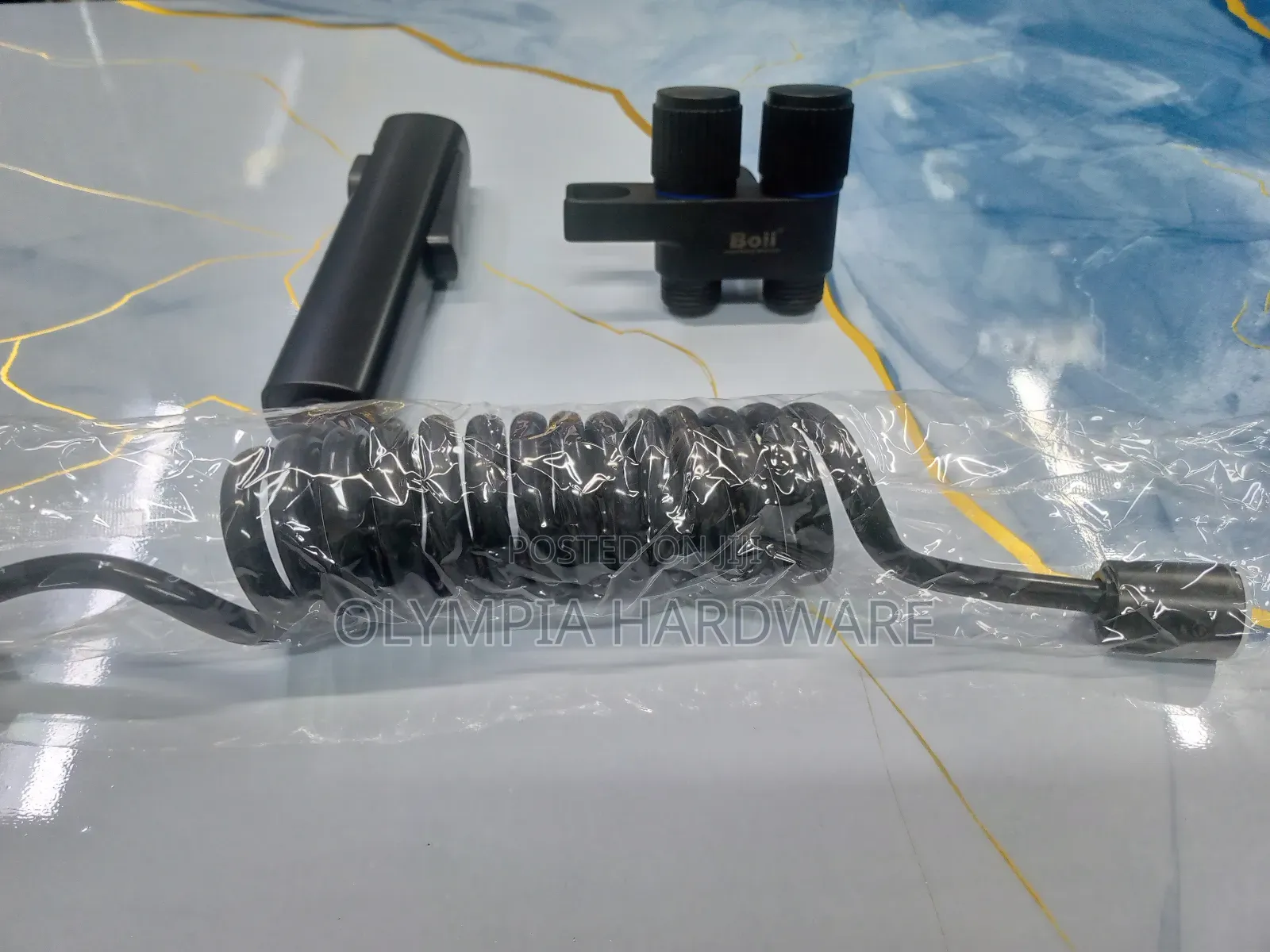 Arabic Spray + Angle Valve (Matte Black