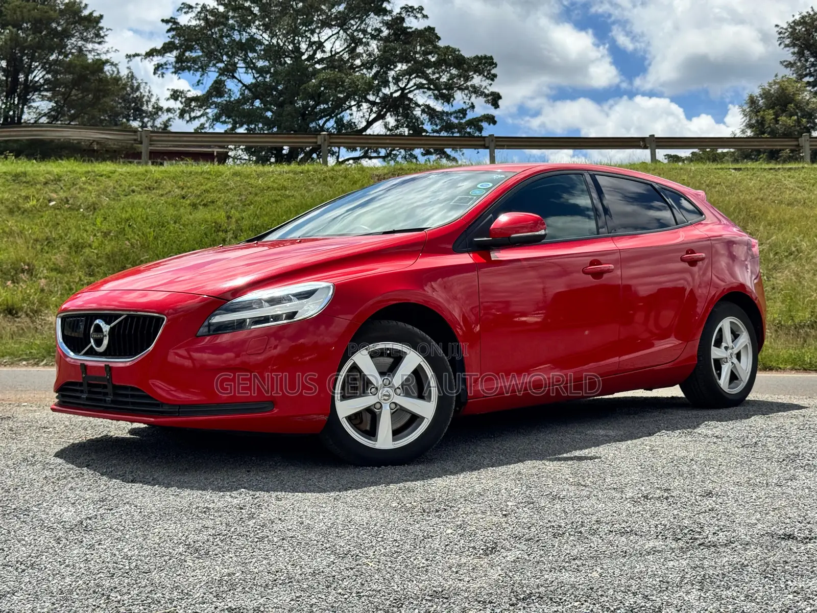 Volvo V40 2018 Red