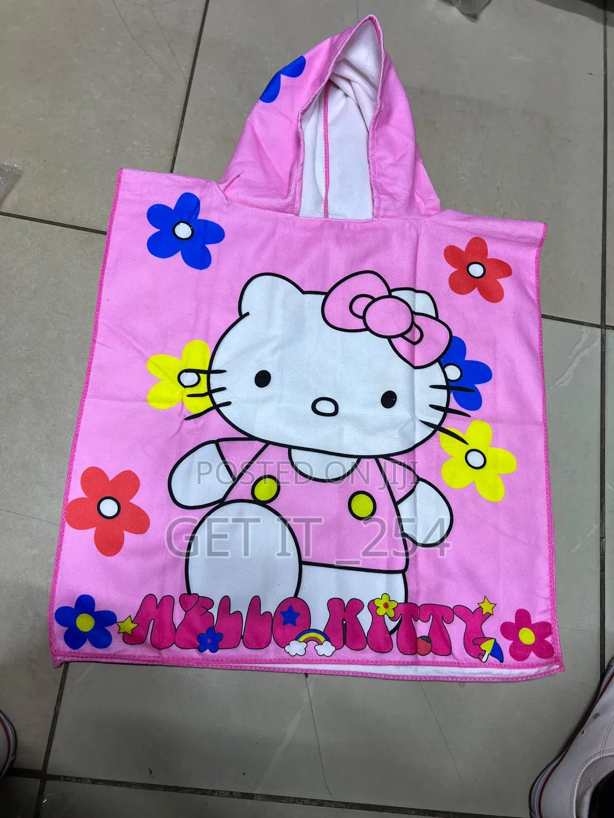 Cartoon Themed Hooded Kids Towels 
Perfect For Swimming