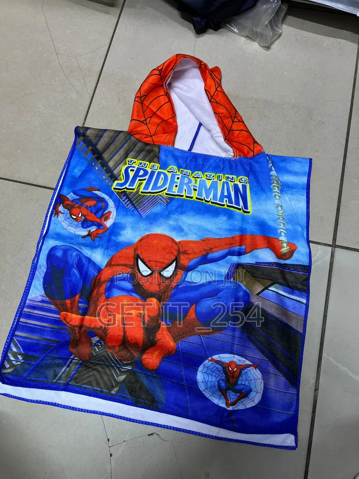 Cartoon Themed Hooded Kids Towels 
Perfect For Swimming