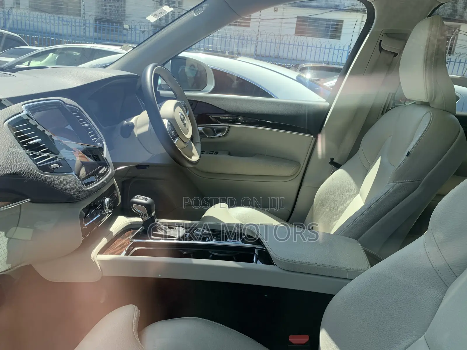Volvo XC90 T5 Momentum AWD 2018 Silver