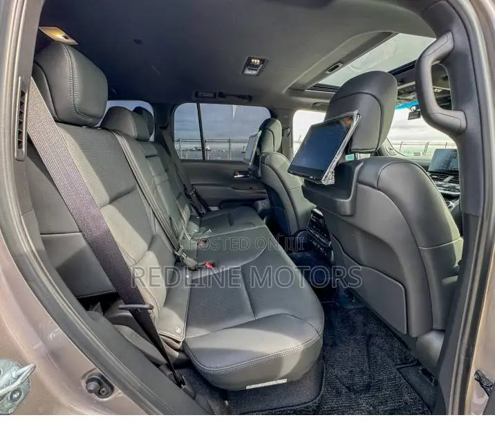Toyota Land Cruiser 4.6 V8 ZX 2020 Ivory