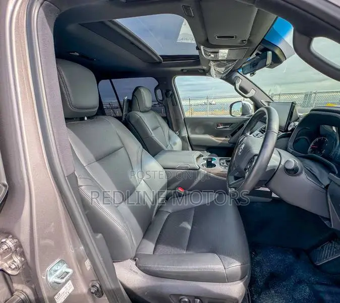 Toyota Land Cruiser 4.6 V8 ZX 2020 Ivory