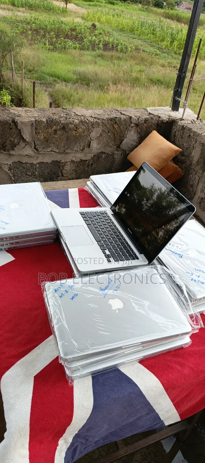 New Laptop Apple MacBook 2012 8GB Intel Core i5 HDD+SSD 500GB