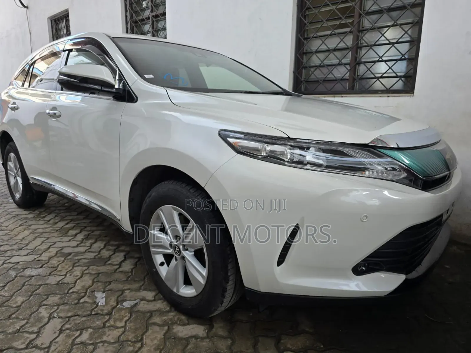Toyota Harrier 2.0 2019 White