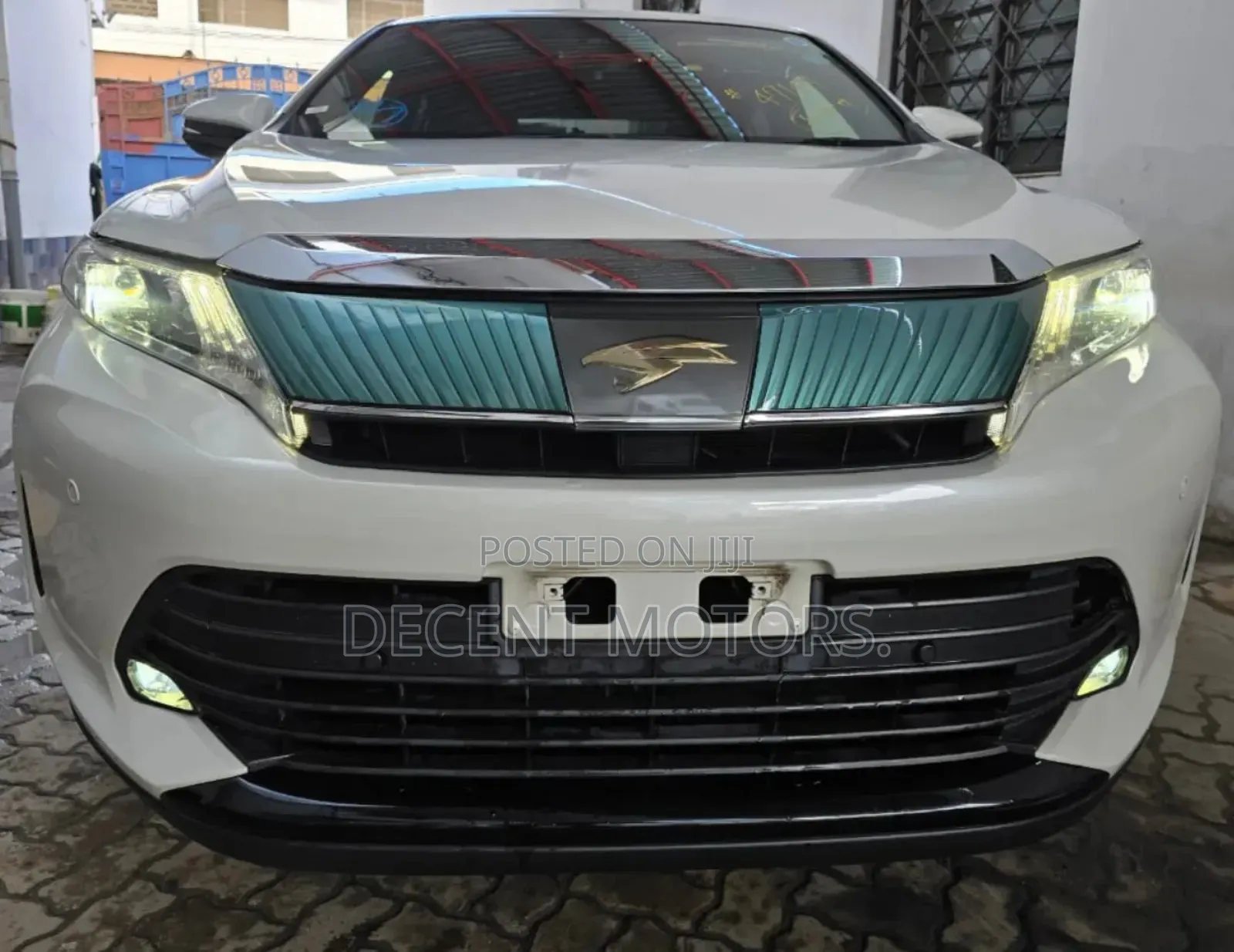 Toyota Harrier 2.0 2019 White
