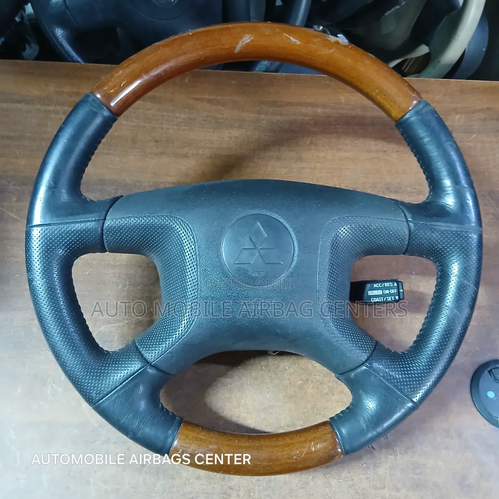 Mitsubishi Pajero(Shogun) Steering Wheel With Airbag