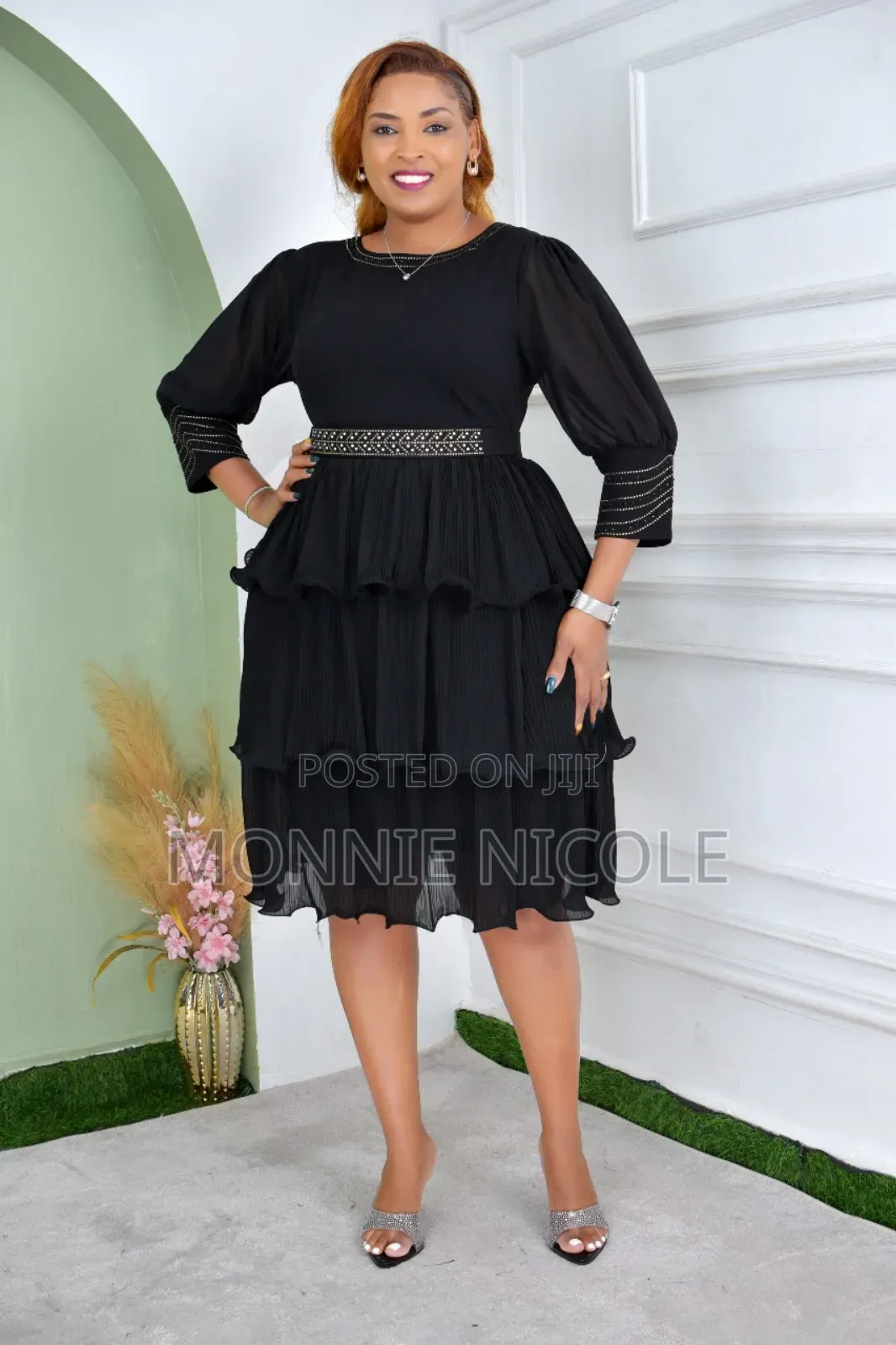 Black Round Breastfeeding Friendly Dress๐๐