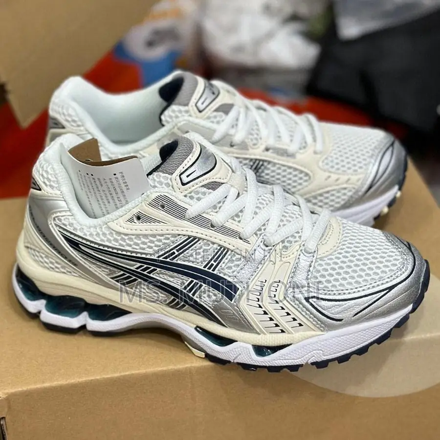 Asics. Grey / Black 38_45