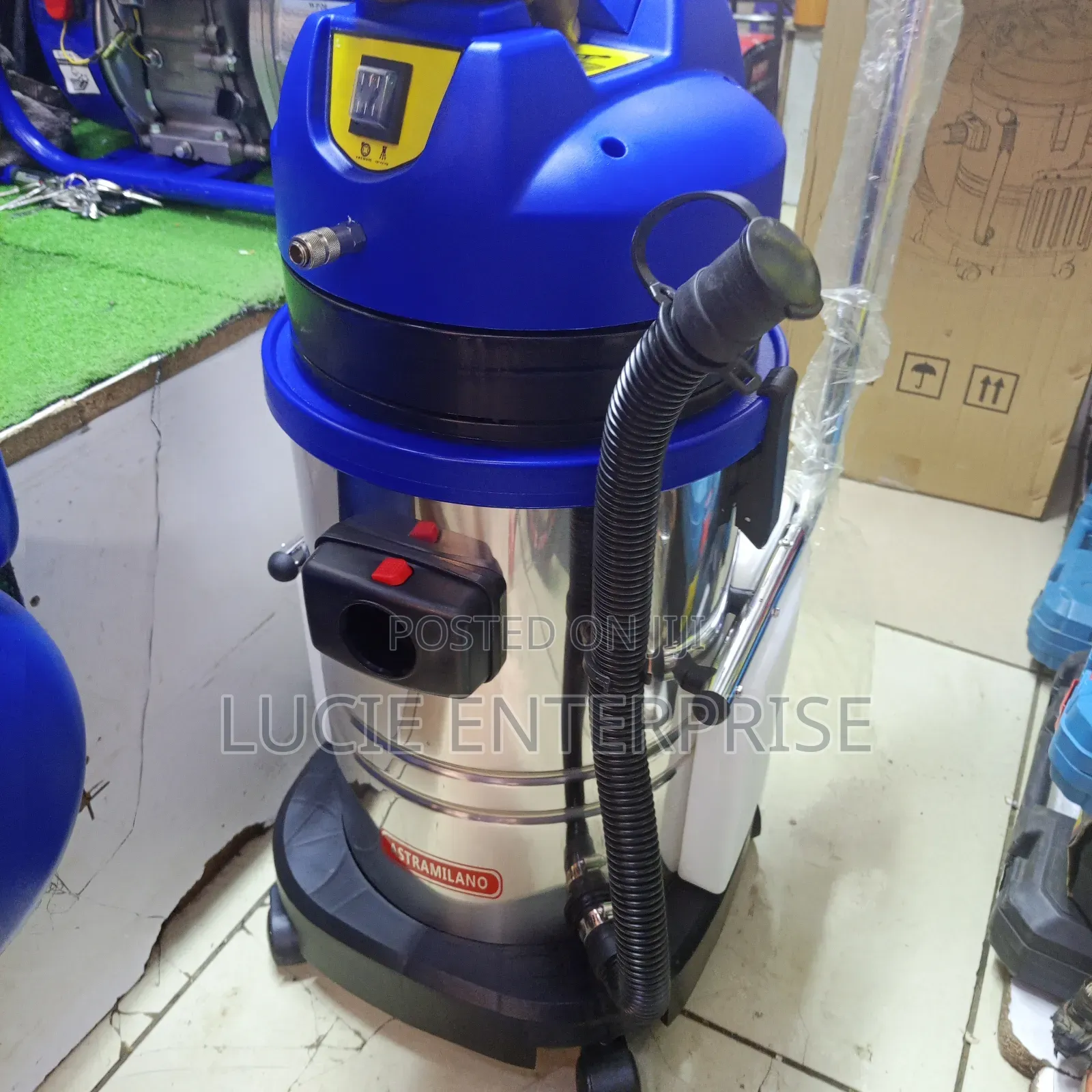 Vacuum/ Carpet Cleaner Machine