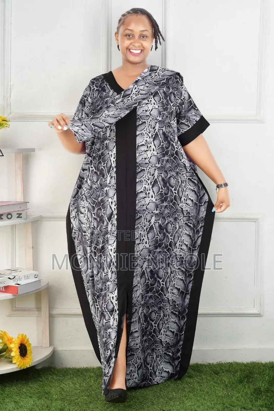 Classic Dera With Scarf. Black White Elegant
