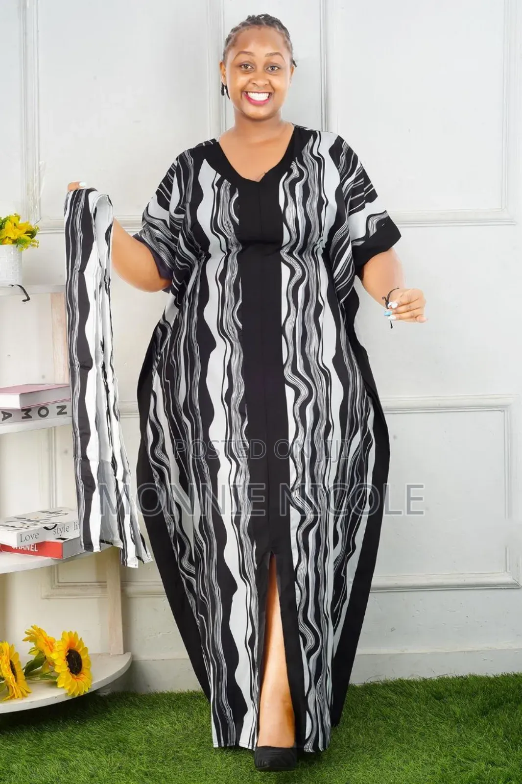 Classic Dera With Scarf. Black White Elegant