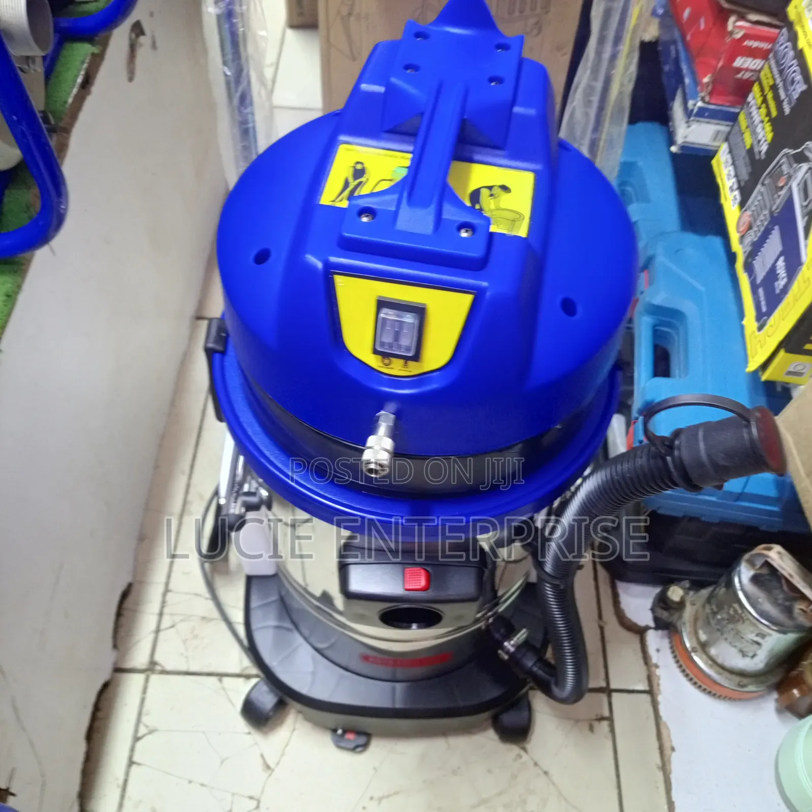 Astramilano Vacuum/ Carpet Cleaner Machine 30l