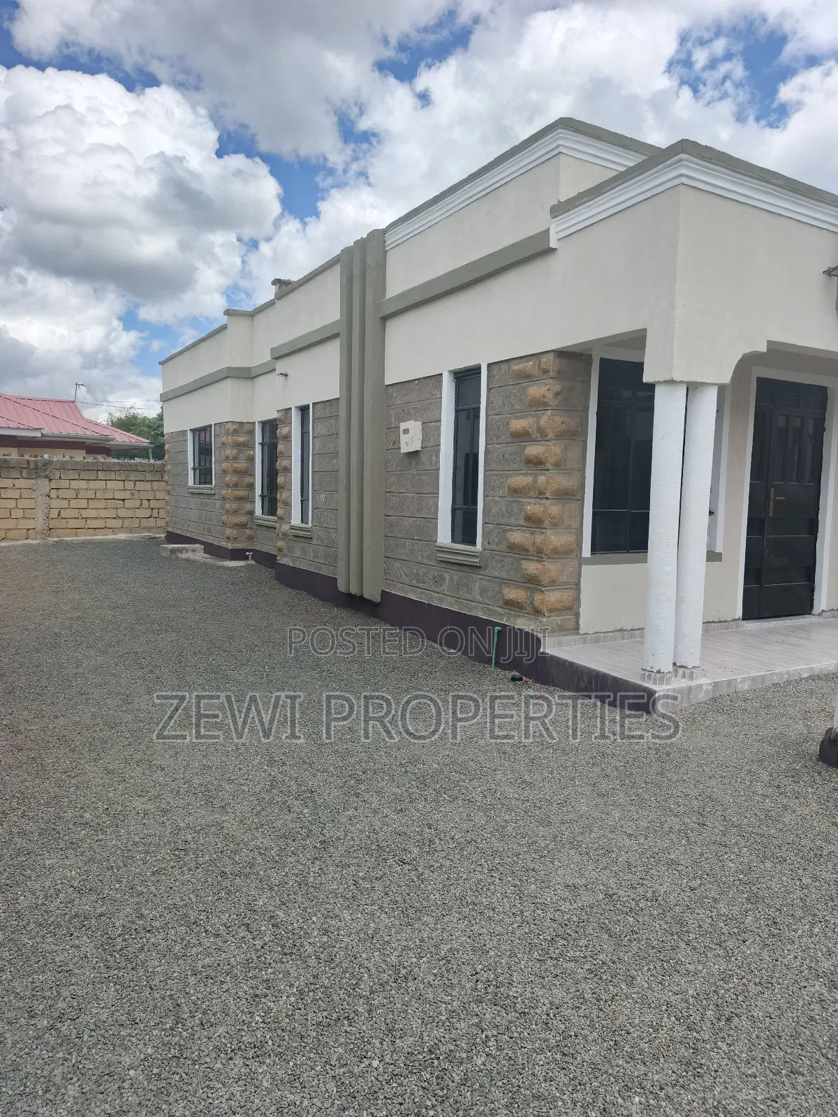 3bdrm Bungalow in Nkoroi for sale