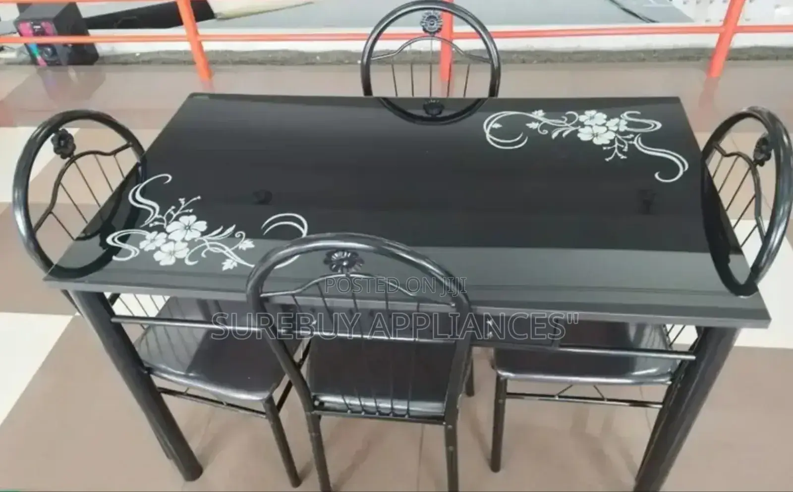 Executive Glass 4 Sitter Dinning Table