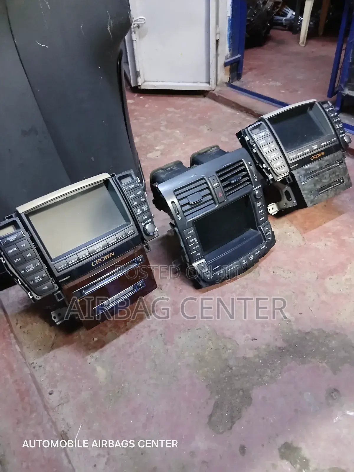 Toyota Crown Radio and Ac Unit