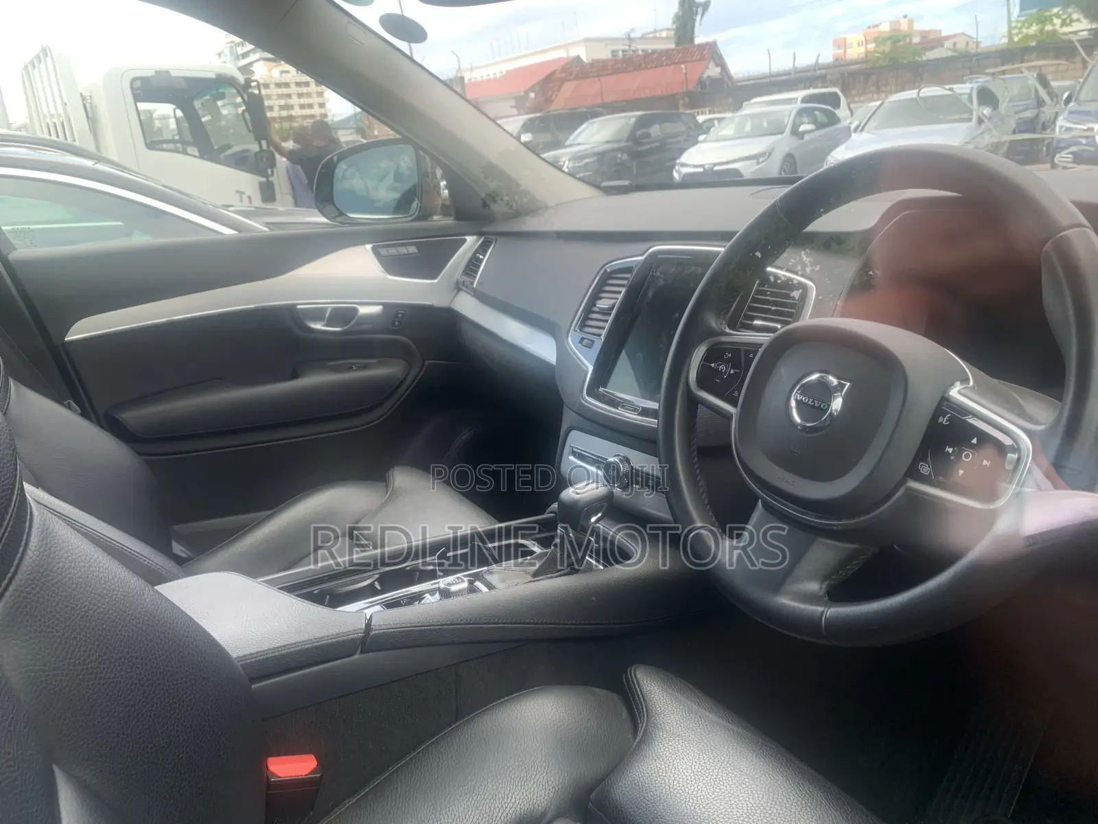 Volvo XC90 T5 Momentum 5P FWD 2018 Matt Black
