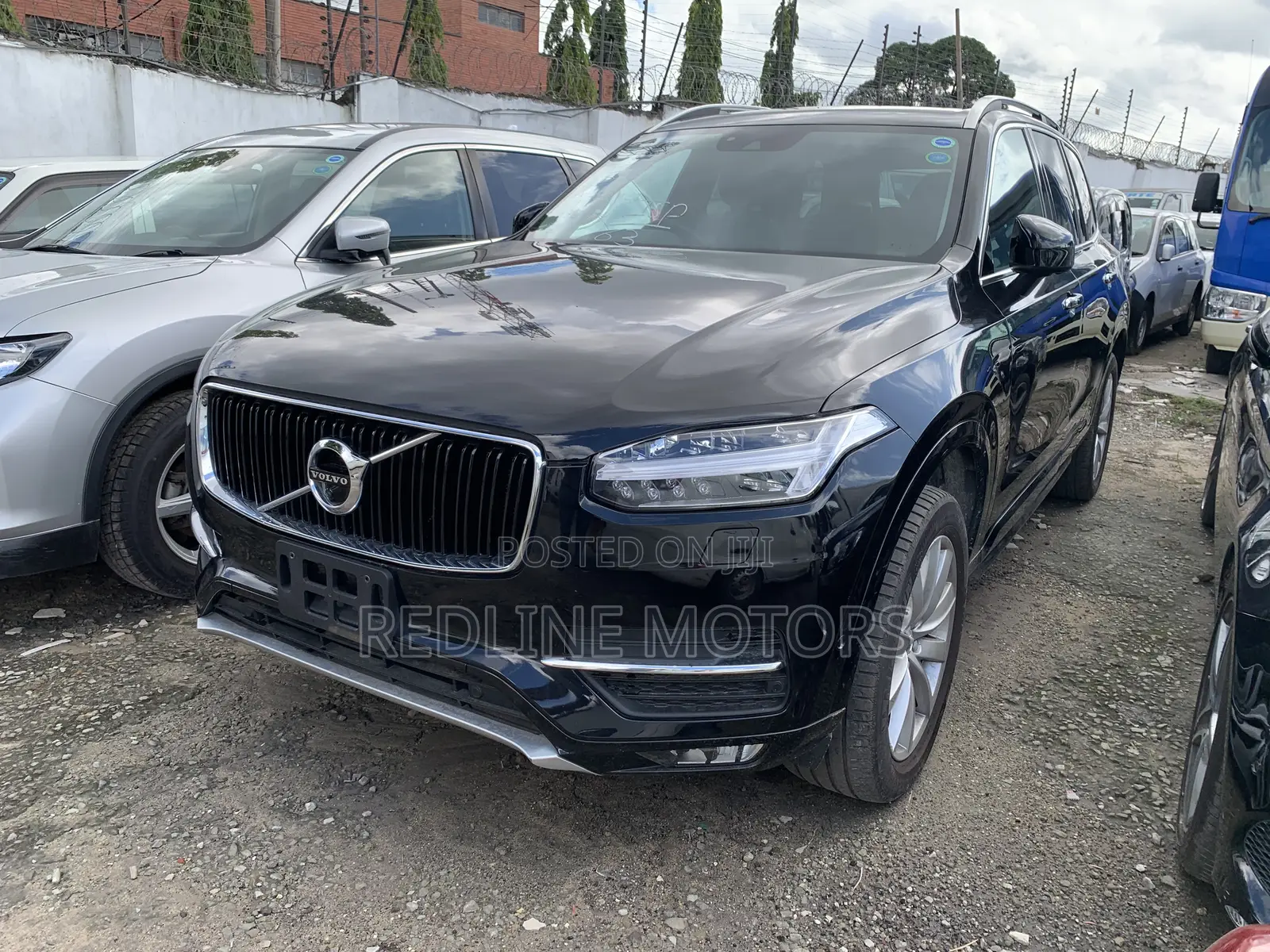 Volvo XC90 T5 Momentum 5P FWD 2018 Matt Black
