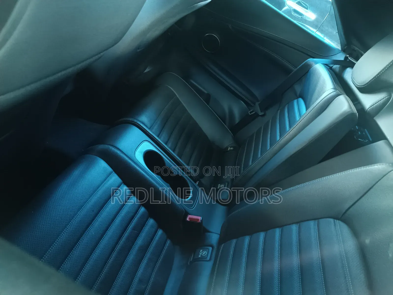 Mercedes-Benz C180 2018 Pearl
