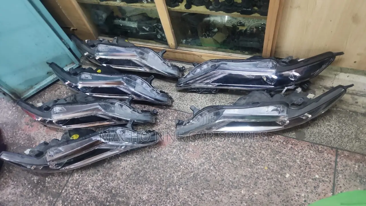 Toyota Harrier 2014 (147) Headlight