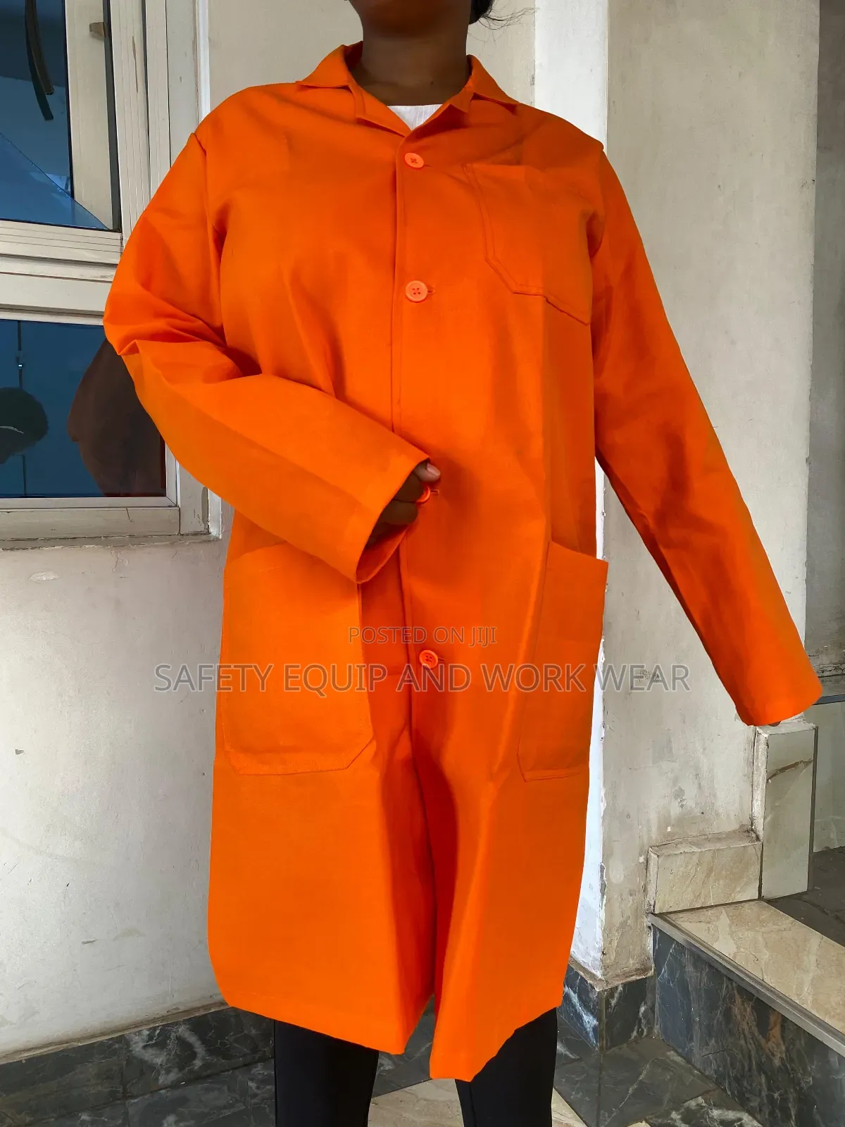 Dust Coat With Multiple Pockets.