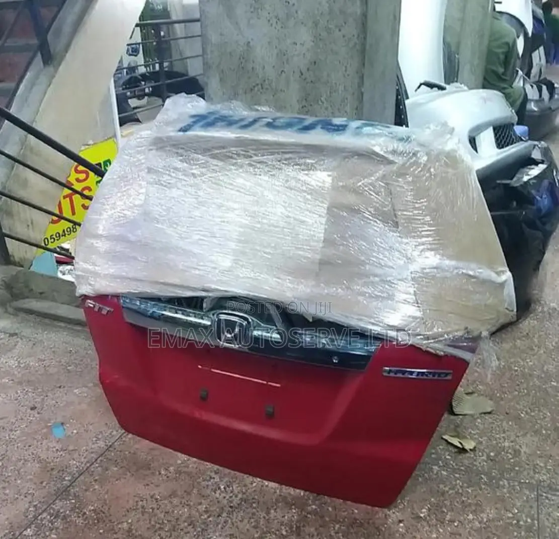 Honda Fit Hybrid Boot/Tailgate