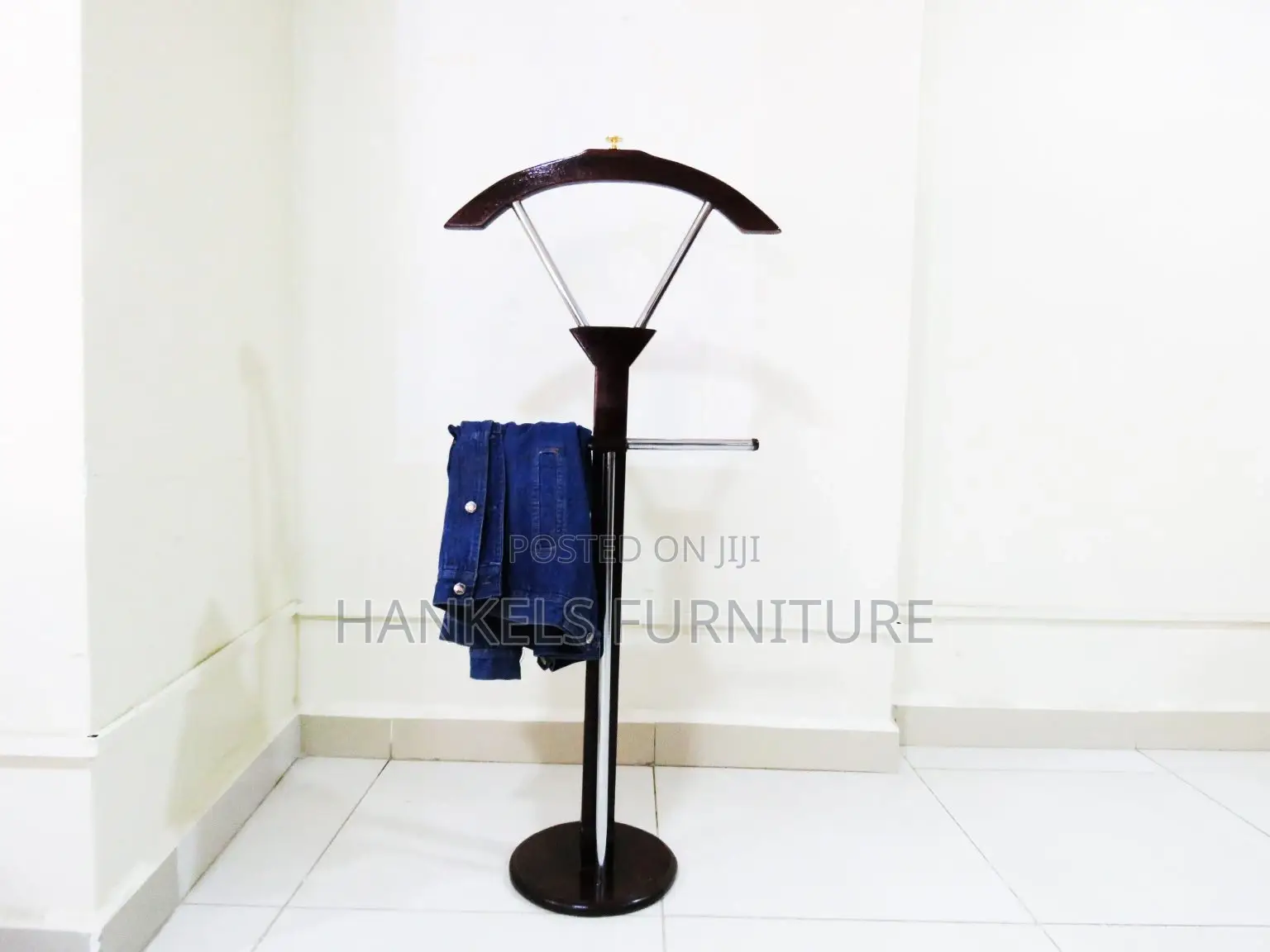 Boss Coat Hanger