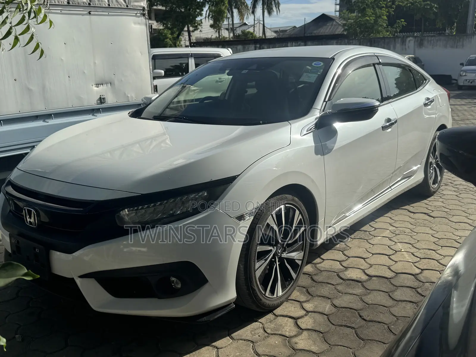 Honda Civic Touring 2021 Off white