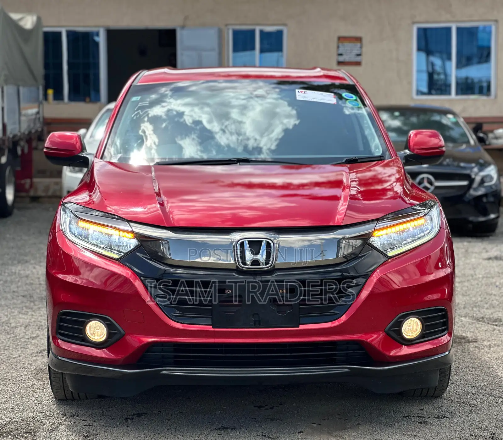 Honda Vezel 1.5 Hybrid 2WD 2018 Red