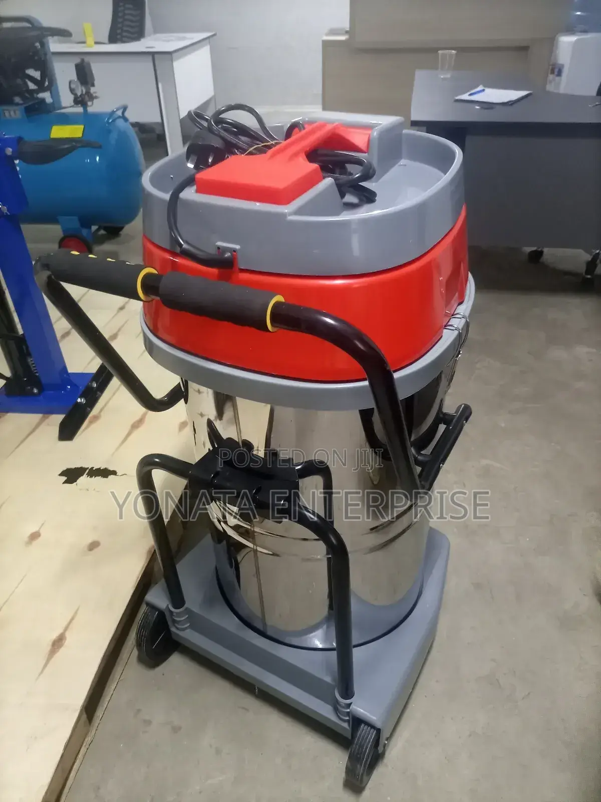 100l Vacuum Cleaner
