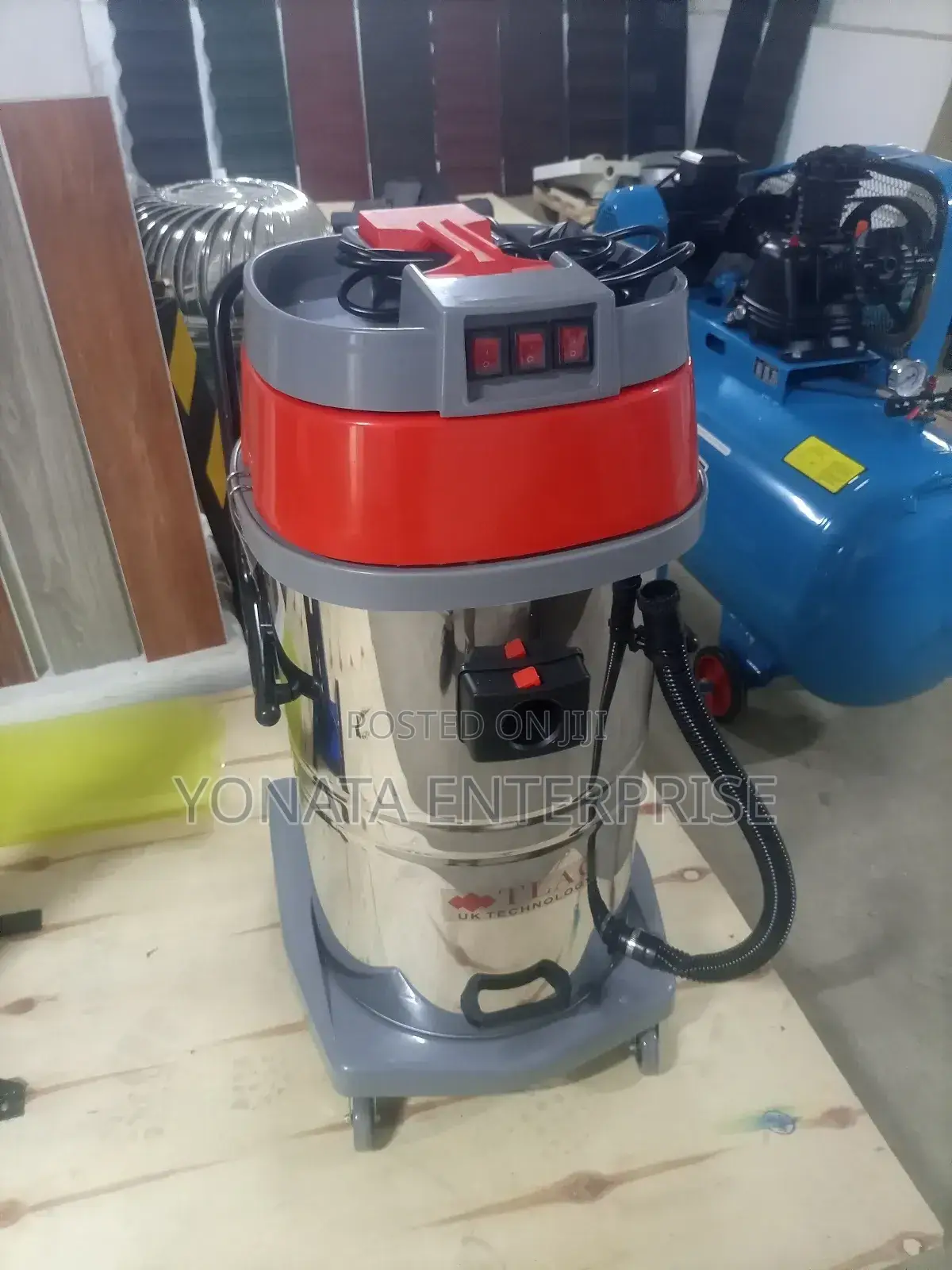 Tlac 100l Vacuum Cleaner (Wet And Dry)