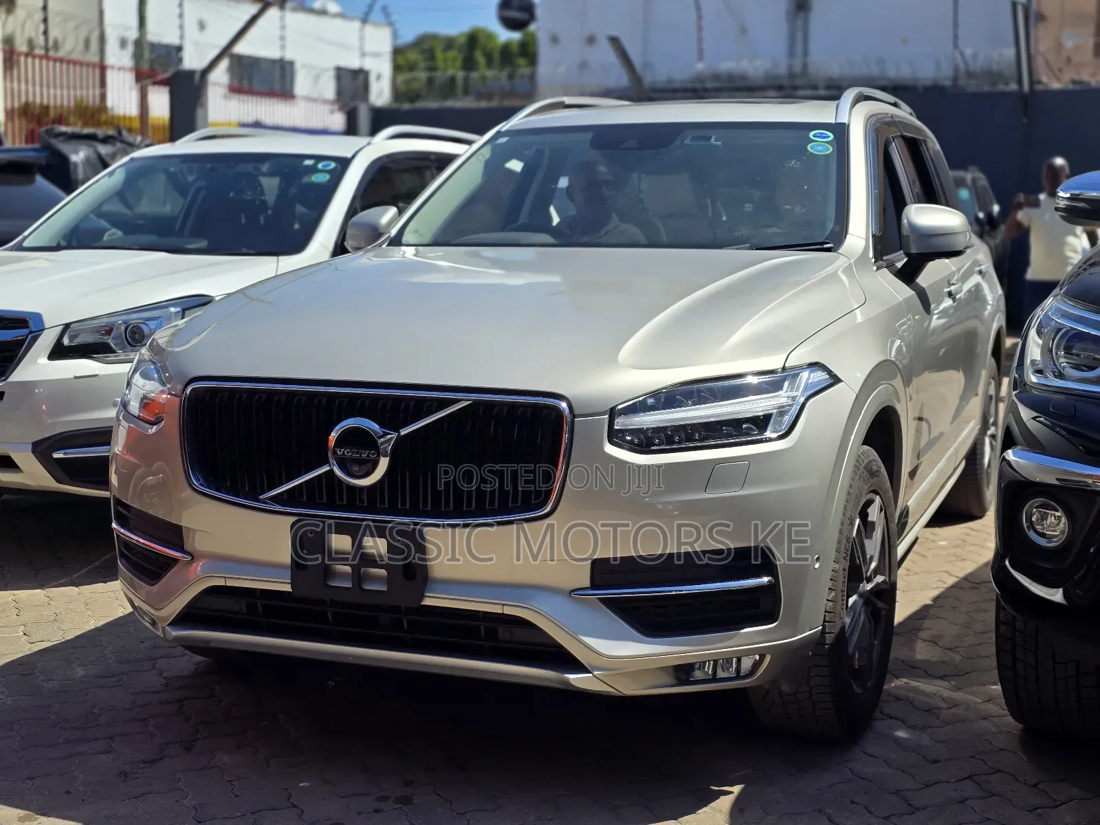 Volvo XC90 T5 R-Design AWD 2018 Gold