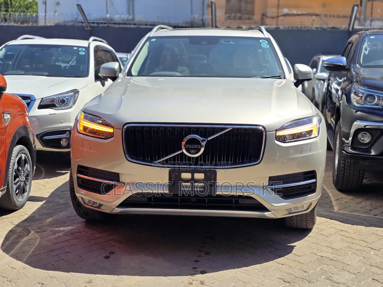 Volvo XC90 T5 R-Design AWD 2018 Gold
