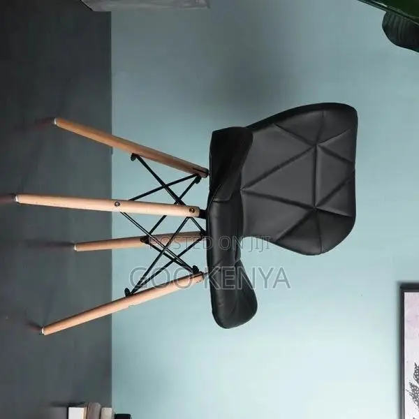 Home Chairs ; Stylish Modern Eames Dining Chair