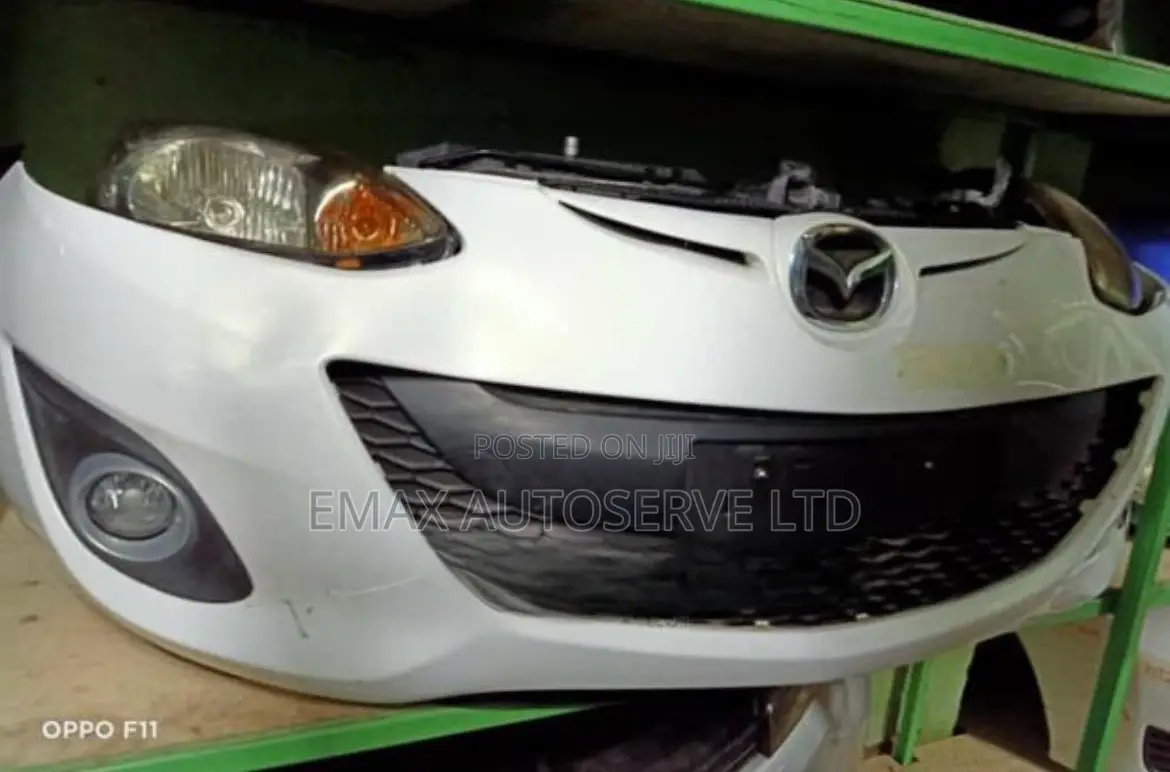 Mazda Demio 2012/2013 Nosecut