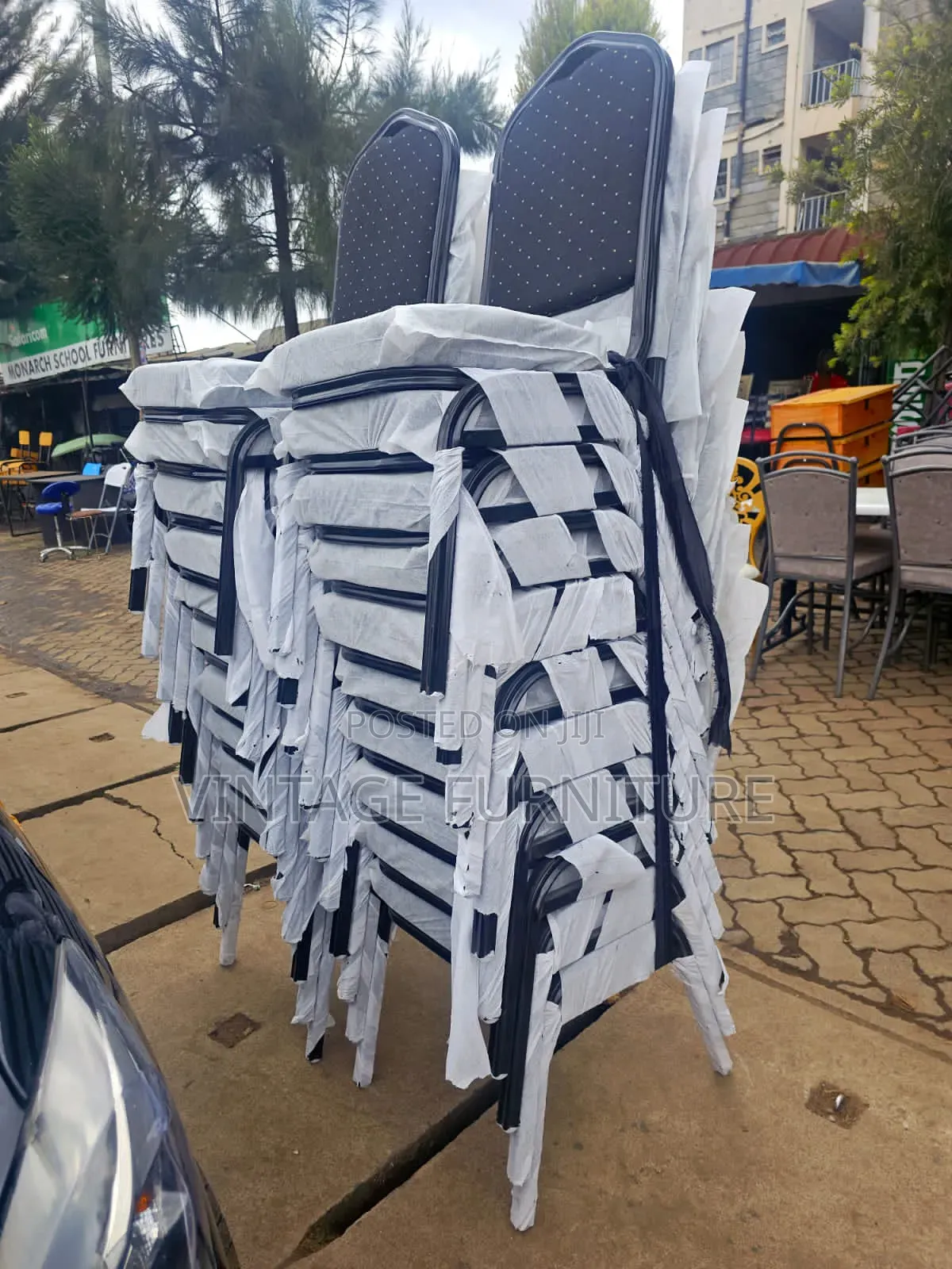 Event Chairs v-007