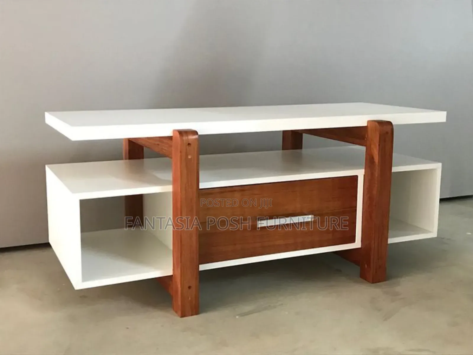Stylish Dual-Tone Tv Stand