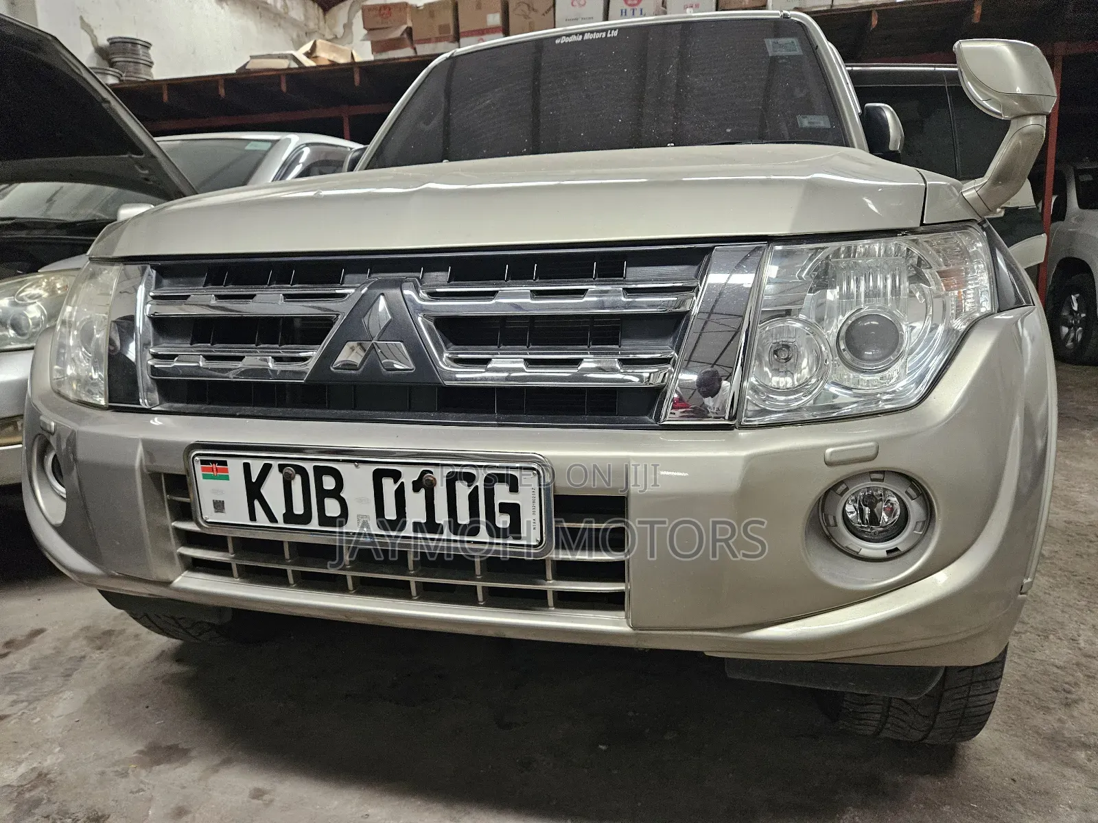 Mitsubishi Pajero 2014 Beige