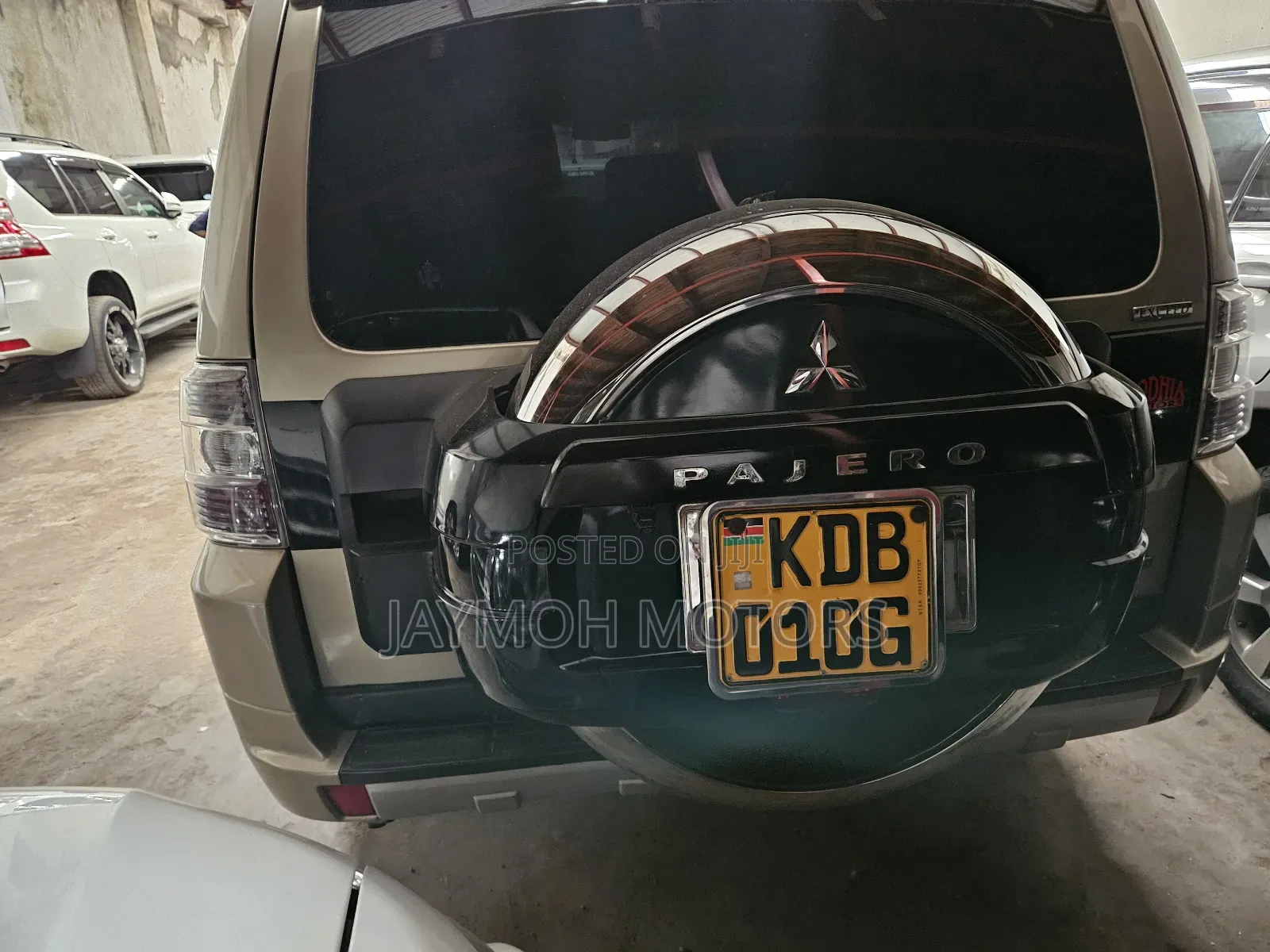 Mitsubishi Pajero 2014 Beige