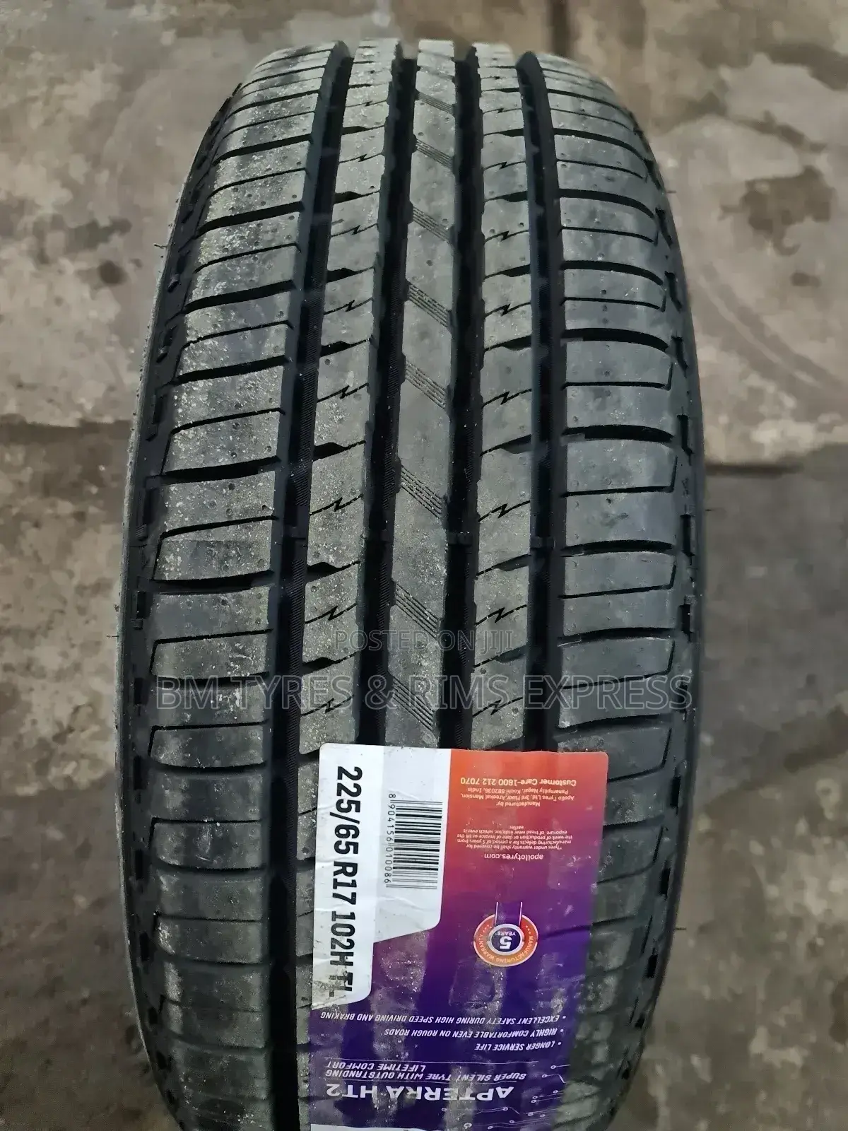 225 /65 R17 Apollo (India) New Technology).