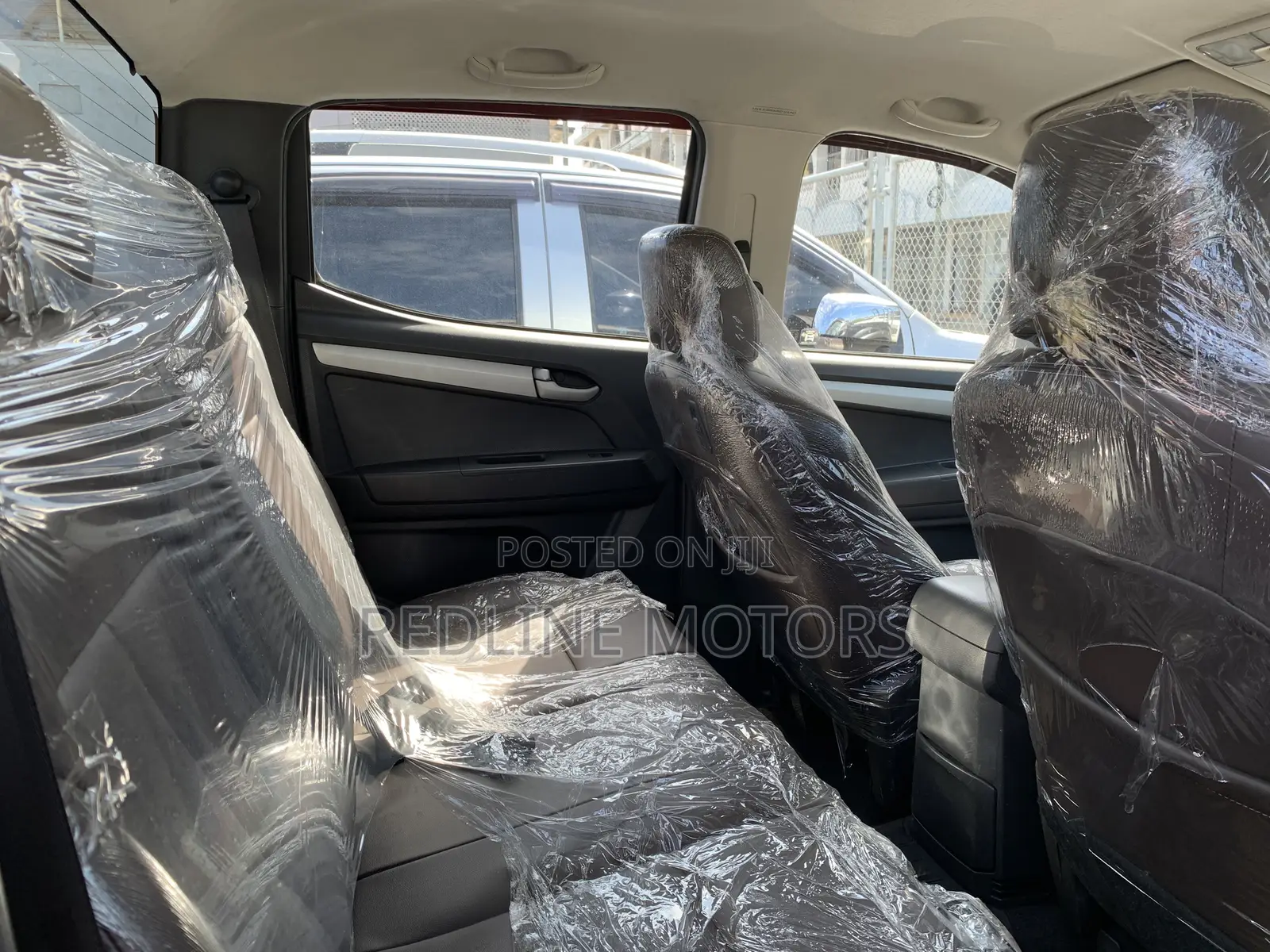 Isuzu D-MAX 2015 Black