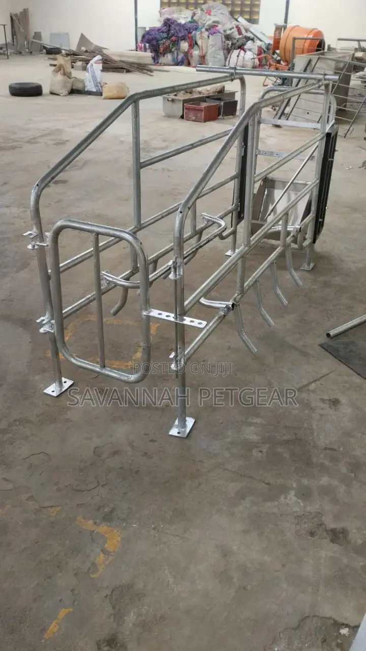 Single Body Floor Standing Sow Farrowing Gestation Crate
