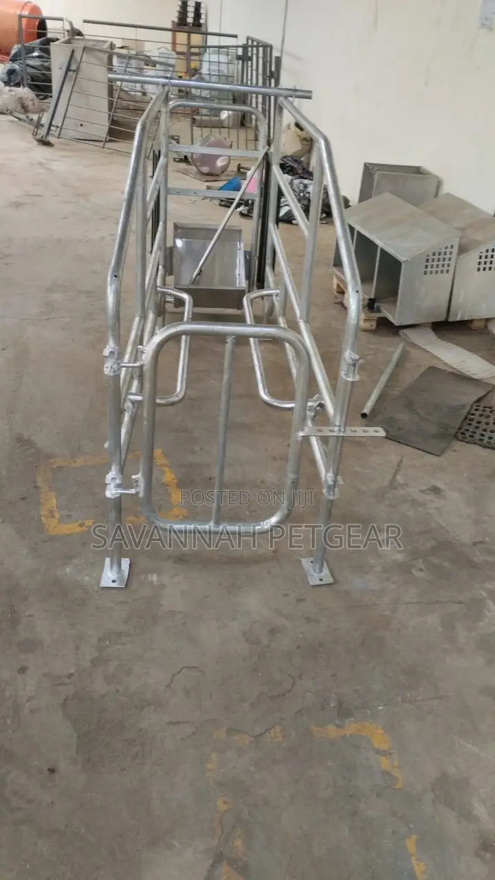 Single Body Floor Standing Sow Farrowing Gestation Crate