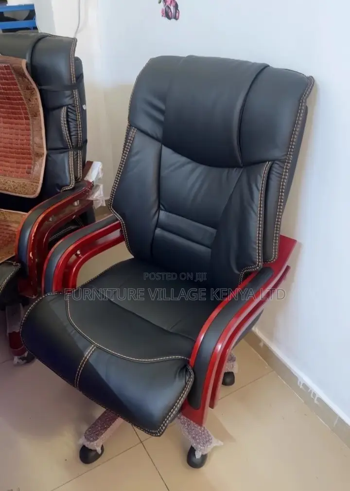 Office Chair: Manager Supervisor Chair -Luxury Wooden Arm