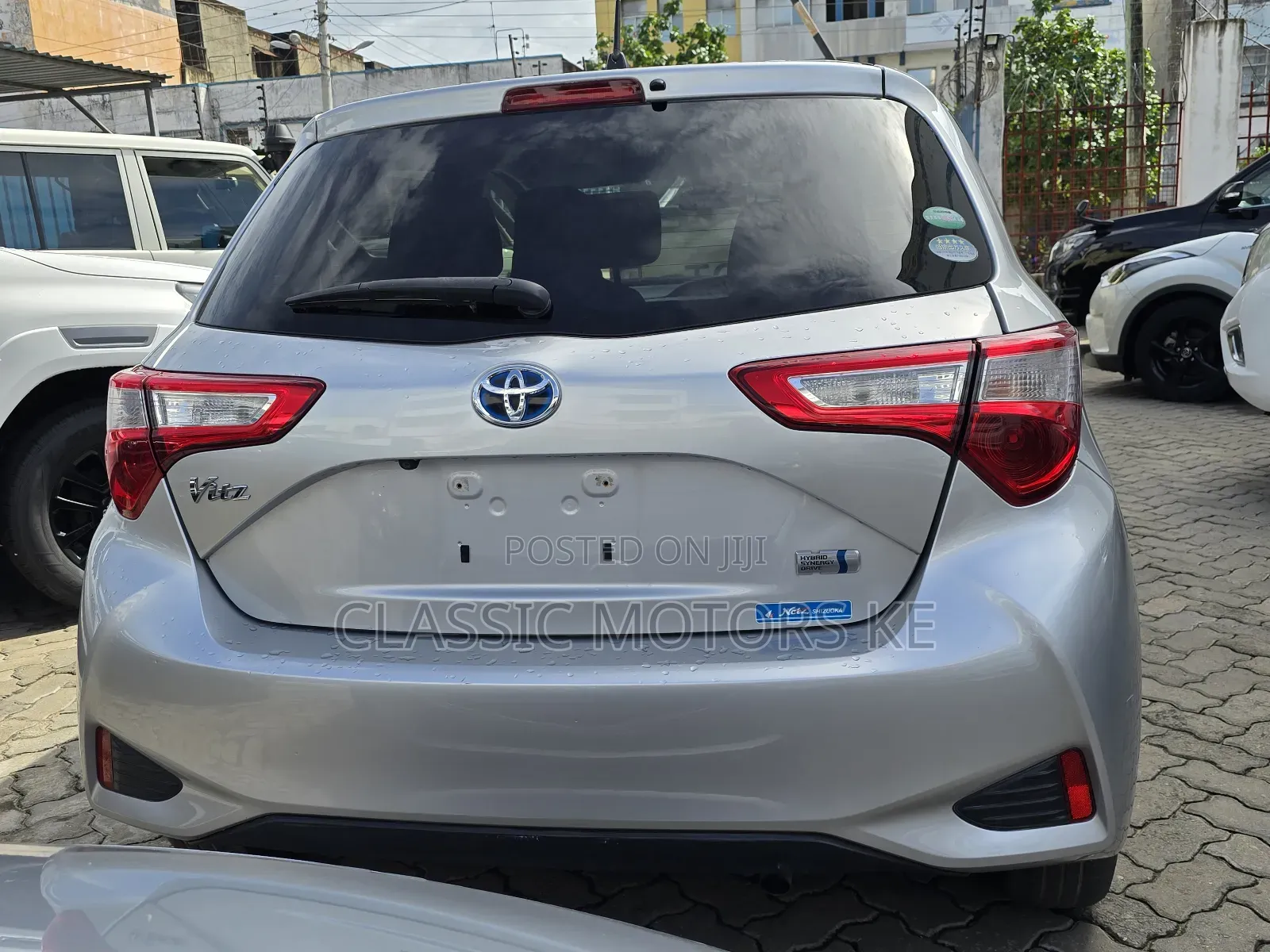 Toyota Vitz 1.5 FWD Hybrid 5dr 2018 Silver