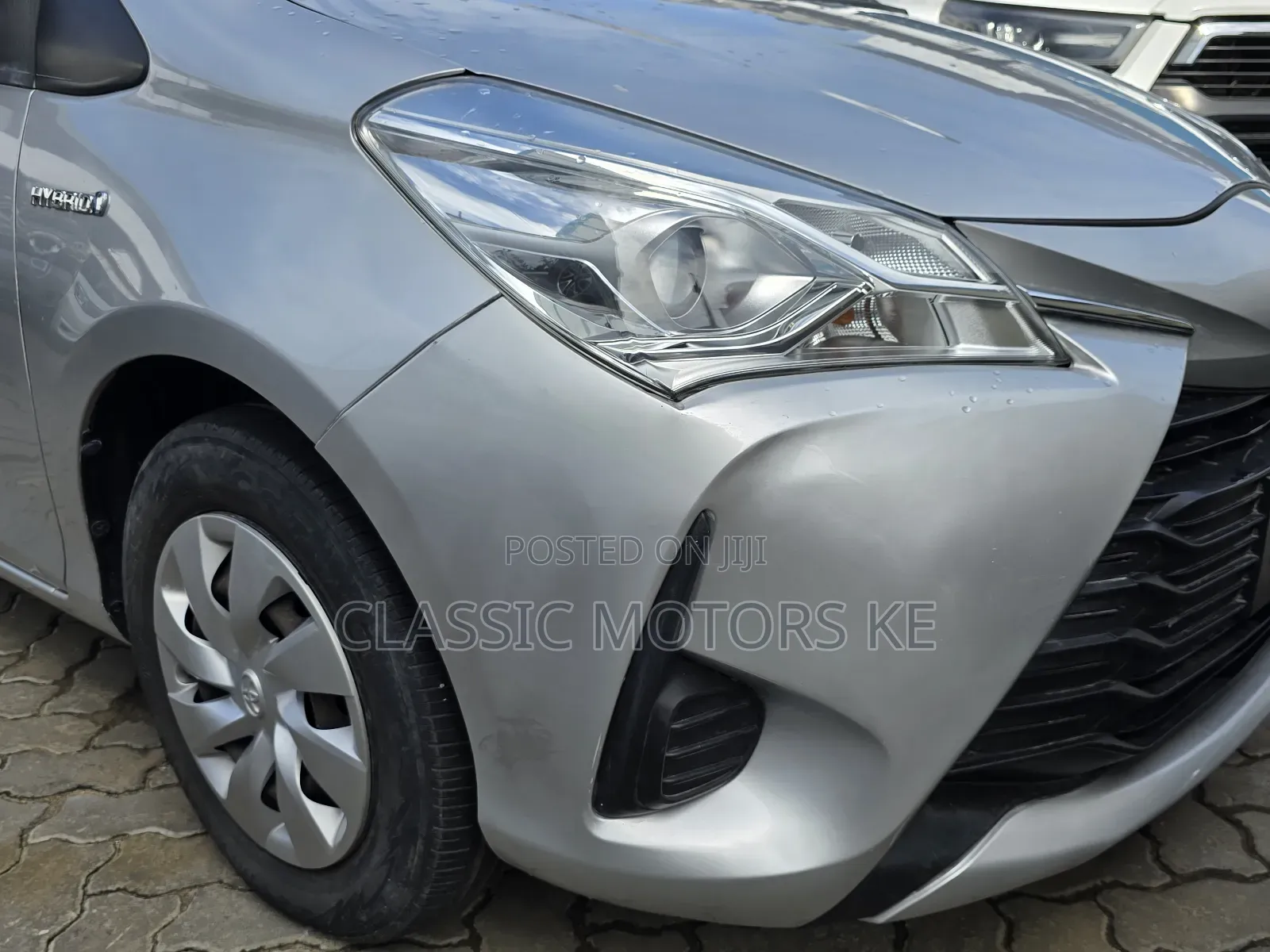 Toyota Vitz 1.5 FWD Hybrid 5dr 2018 Silver