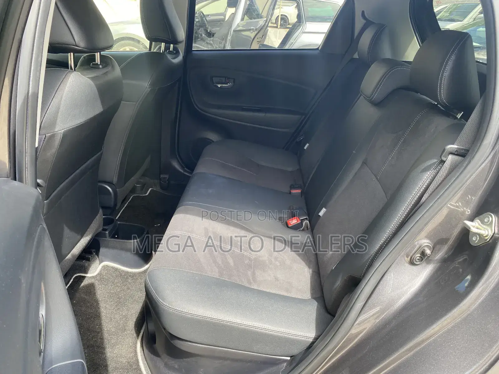 Toyota Vitz 2018 Gray