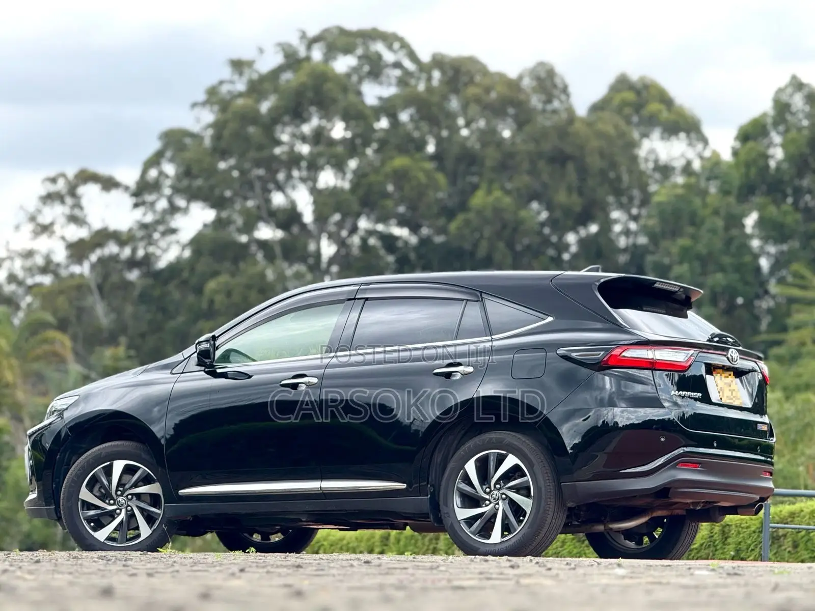 Toyota Harrier 2.0 4WD 2018 Black