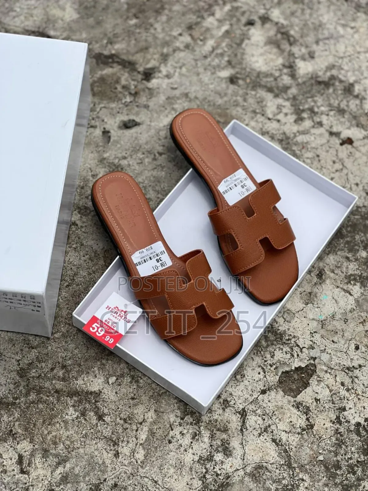 Hermes White 40,41
Brown 37,38,40,41
Black 38,38,39,40,41
