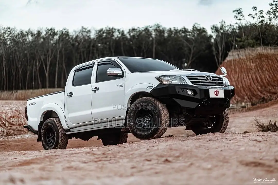 Series Front Bumper for Toyota Hilux Vigo for Off-Road 4×4